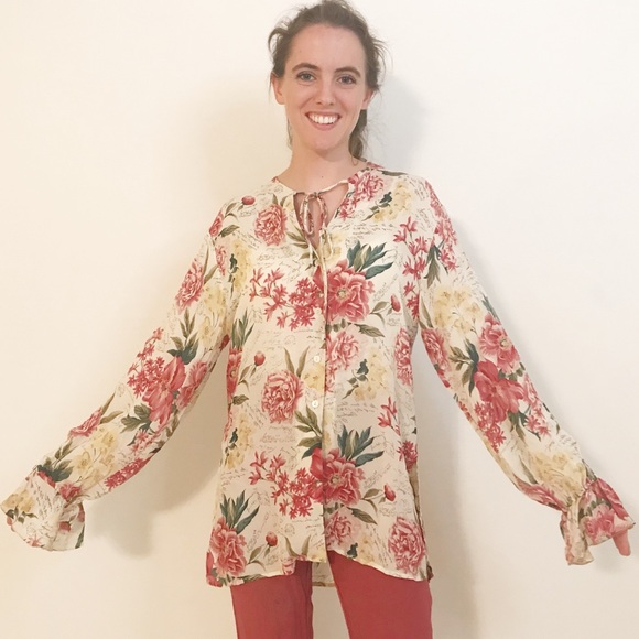 theomiles Tops - theomiles Floral Blouse 🌸